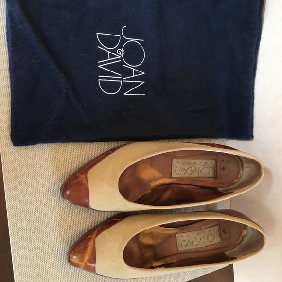 JOAN & DAVID COUTURE Spectator Pumps; Khaki Canvas & Brown Leather; 7-1/2 M - Picture 5 of 6